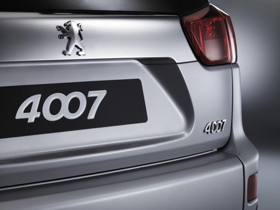  Peugeot 4007 2008 года  (фото 56 из 57)